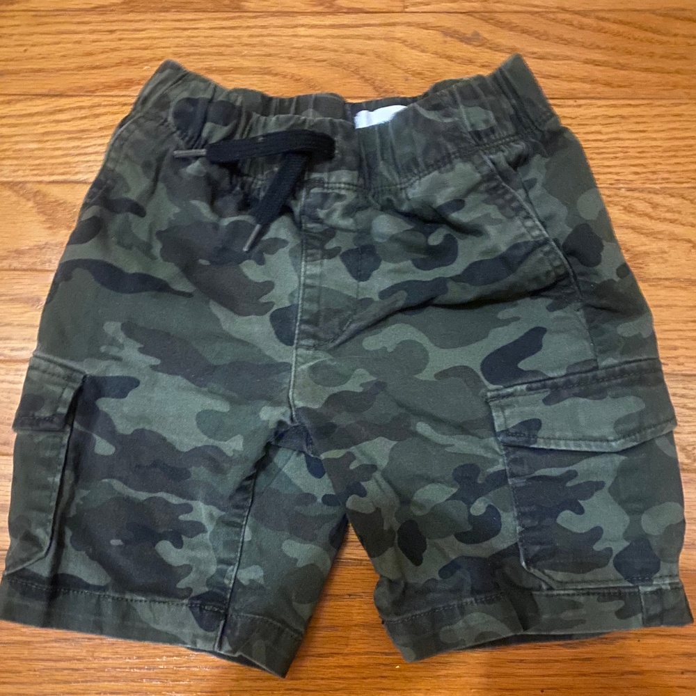 Boys Old Navy Cargo Camo Shorts Size Small S (6-7)